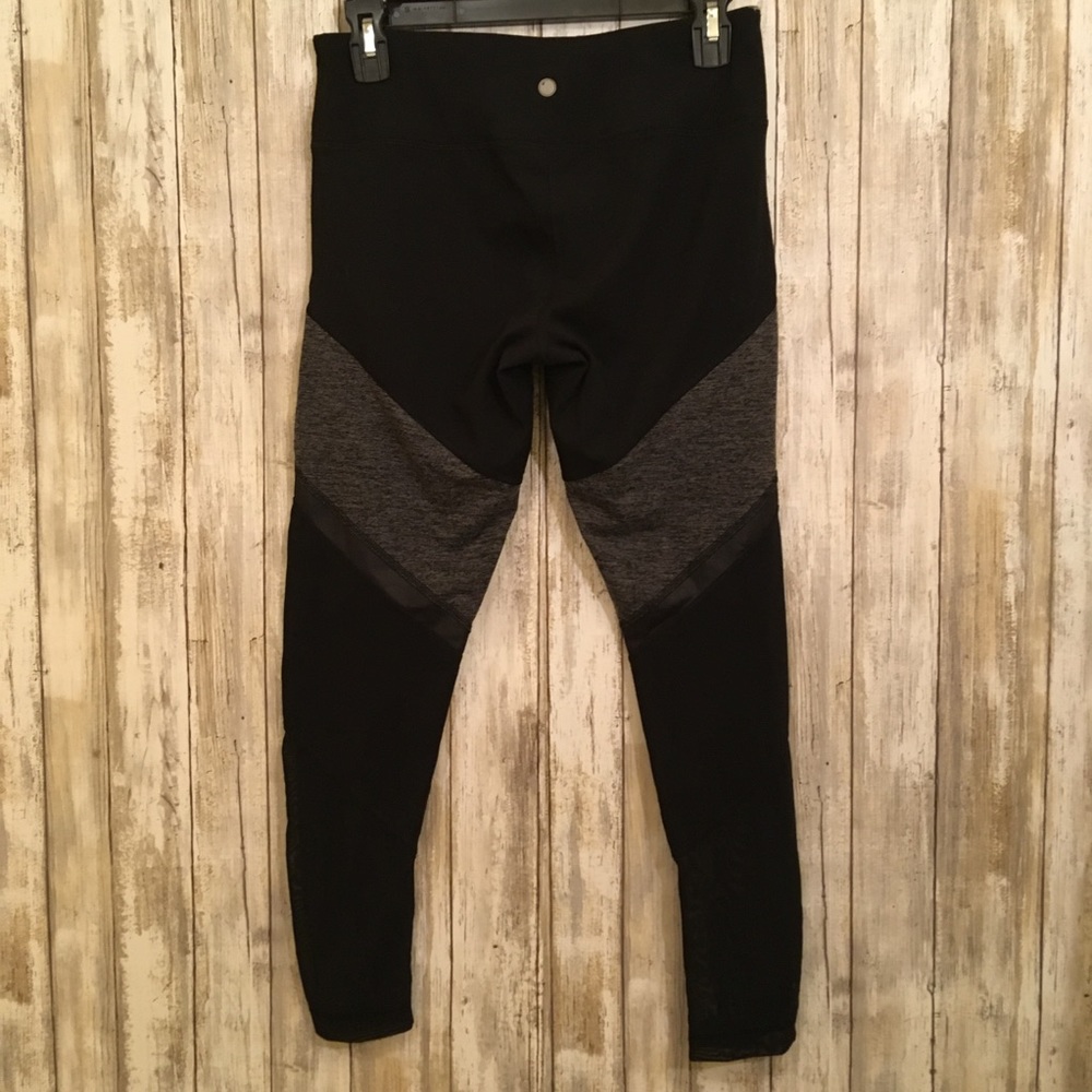 Yogalicious Workout Leggings - Picture 3 of 4